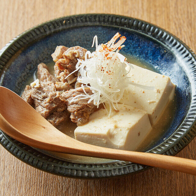 牛すじ肉豆腐（F41）